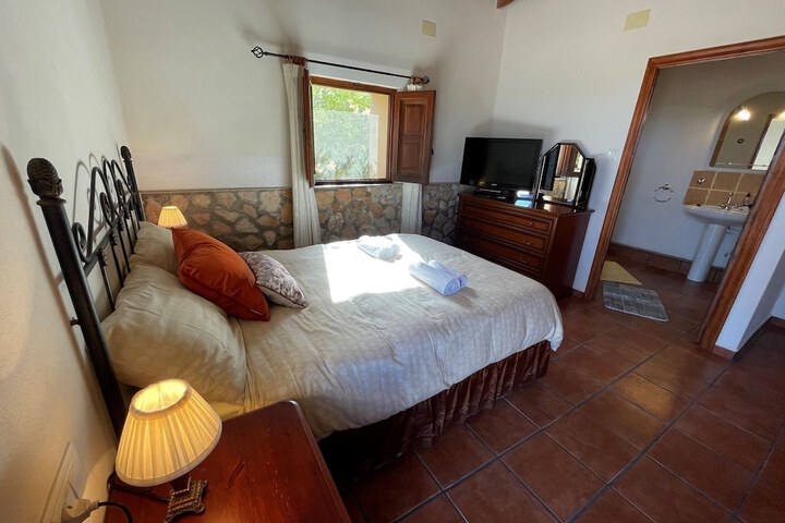 Room 9 of 25