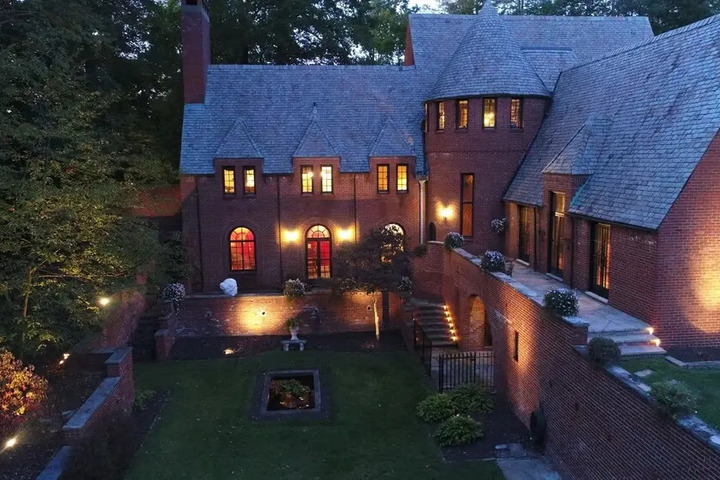 PURCELL MANSION B & B
