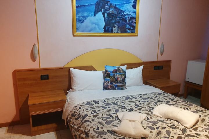 Room 18 of 28