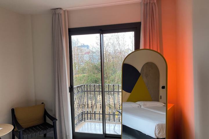 Room 63 of 265