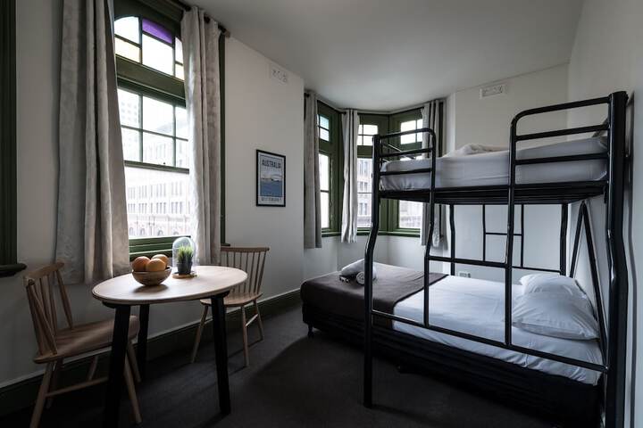 Room 3 of 44