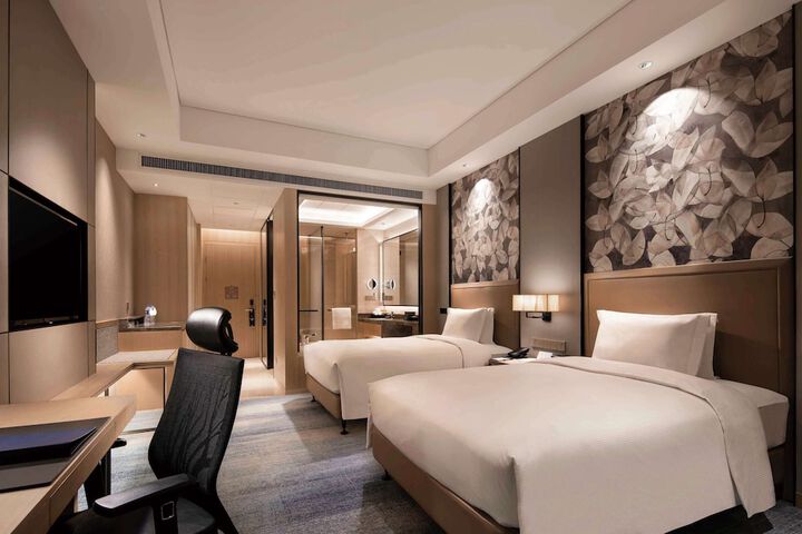 Room 10 of 61