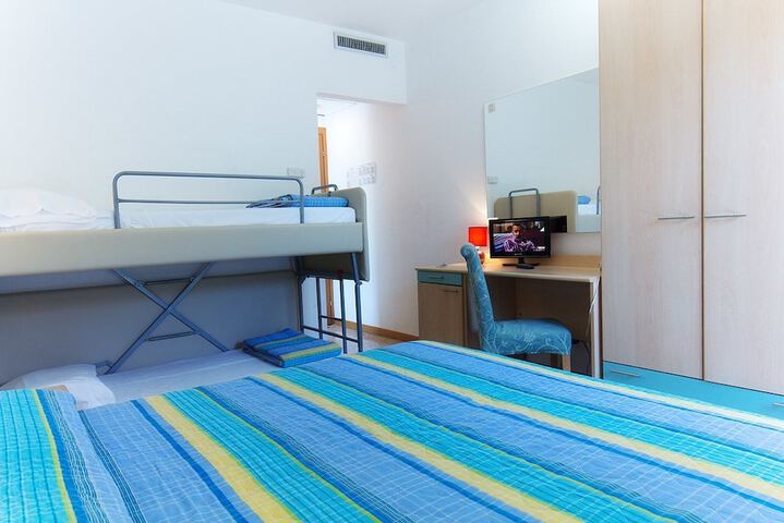 Room 8 of 45