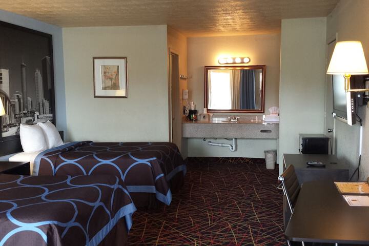 2 Double Beds (7 of 12)