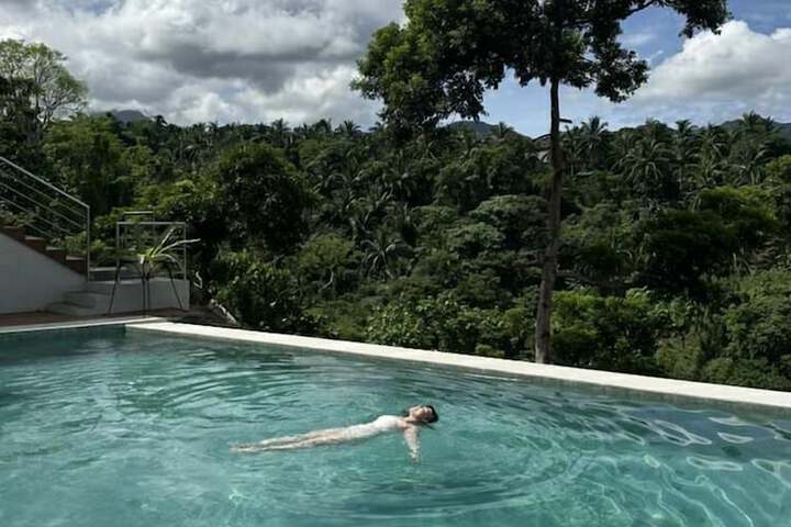 Pool 15 of 33