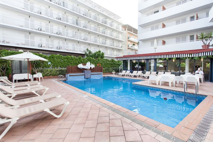 Hotel with Pool