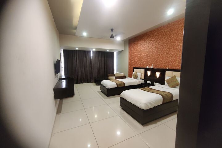 Room 13 of 15