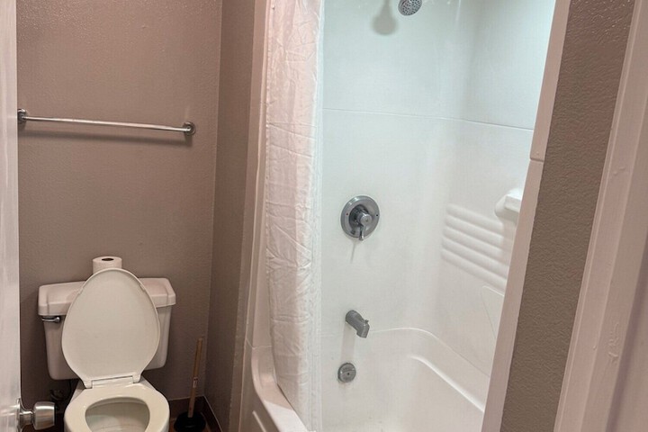 Room 12 of 17