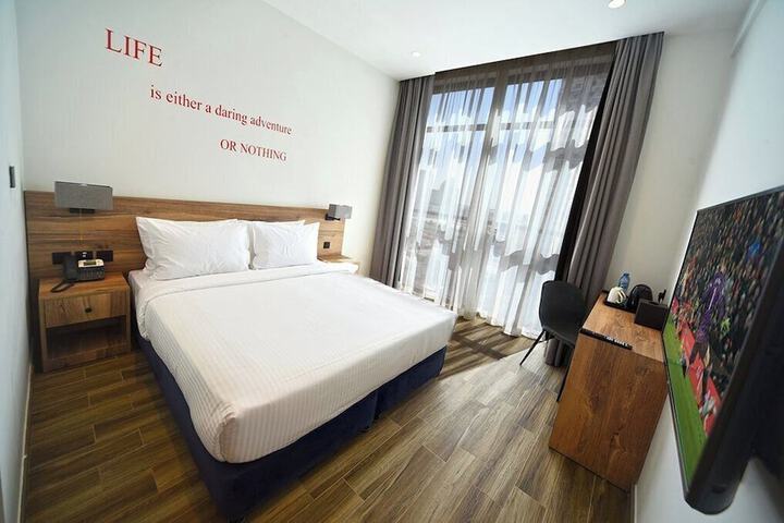 Room 30 of 69