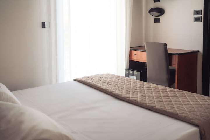 Room 14 of 50