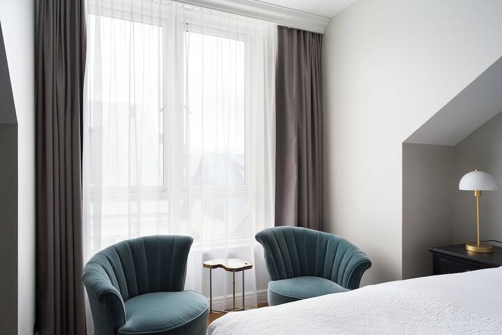 Room 2 of 69