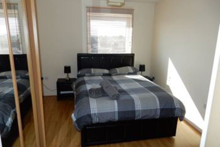 Room 4 of 7