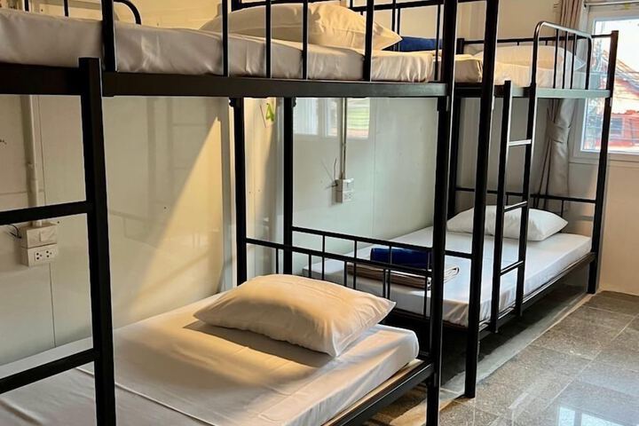 Room 5 of 25