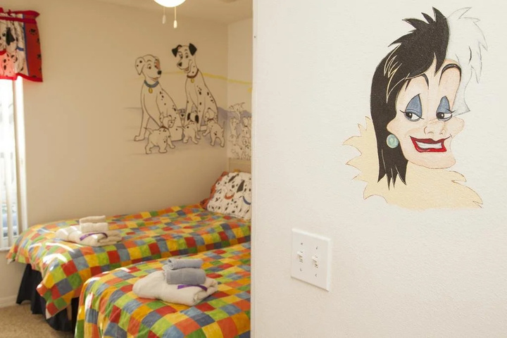 Room 2 of 25