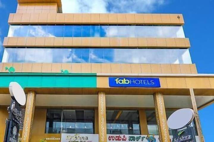 FabHotel High Rise Suites