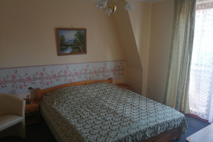 Room 12 of 46