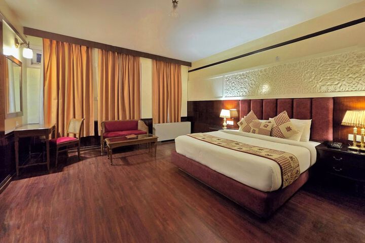 Room 52 of 165