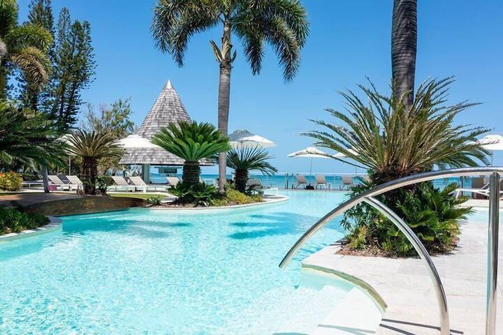 Pool Hotel