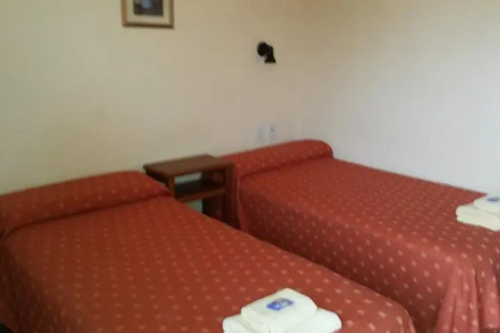 Room 11 of 27