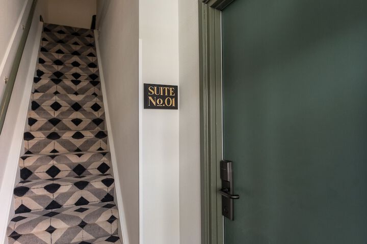 Room 22 of 97