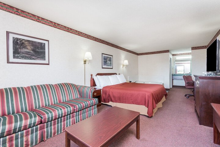 1 King Bed (9 of 12)