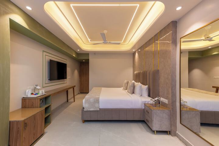 Room 12 of 46