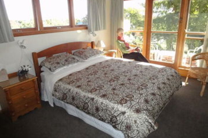 Room 7 of 18