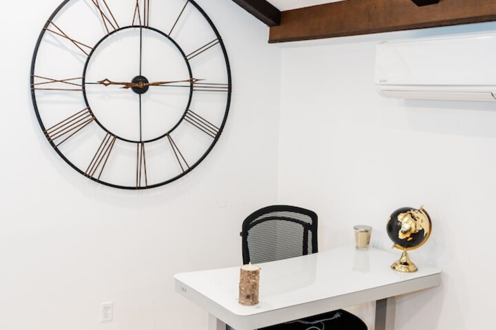 Room 9 of 25