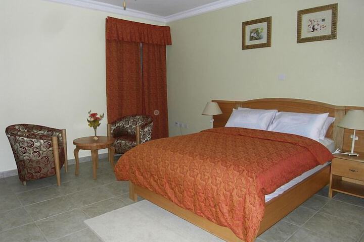 Room 10 of 34