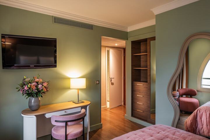 Room 9 of 55