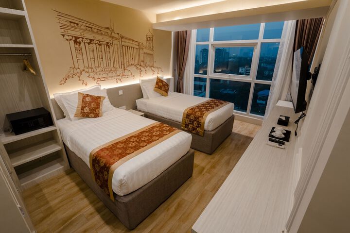 Room 34 of 63