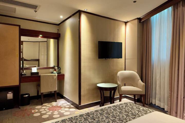 Room 15 of 46