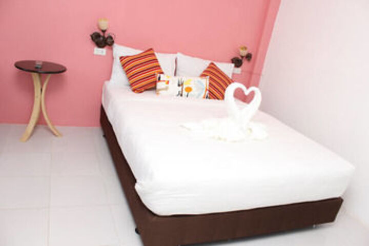 Room 4 of 18