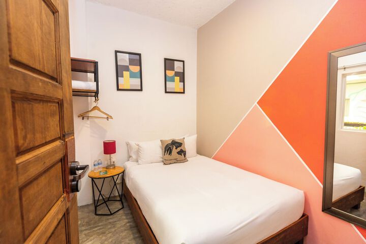 Room 15 of 68