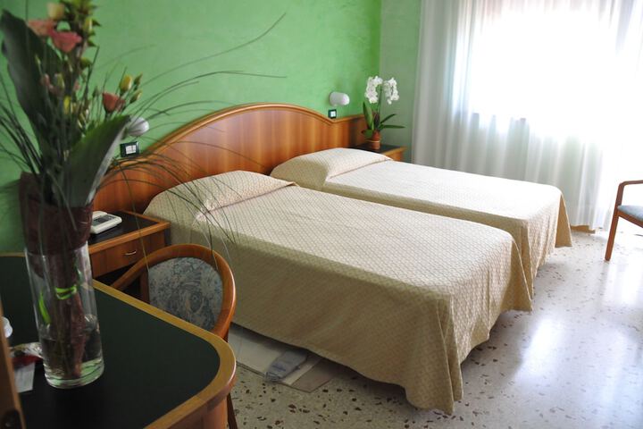 Room 14 of 39