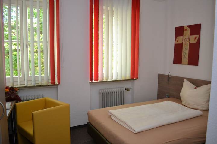Room 4 of 29