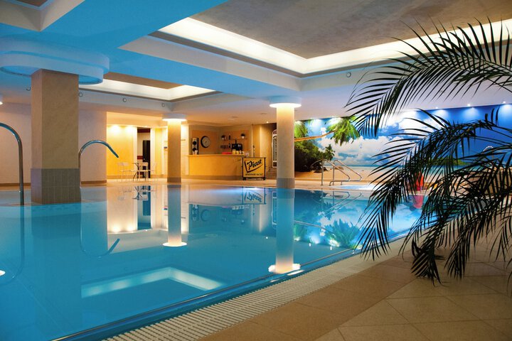 Pool 67 of 99