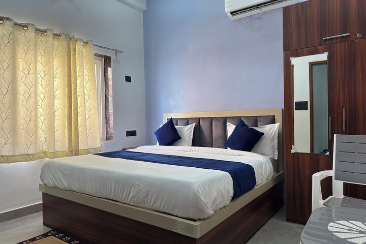 Room 7 of 25