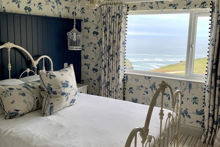 Room 32 of 141