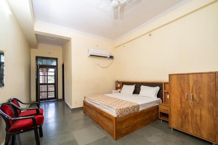 Room 4 of 14