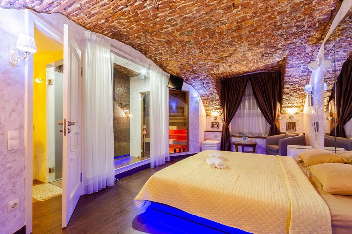 Room 19 of 47