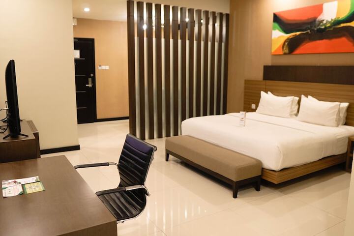 Room 4 of 38