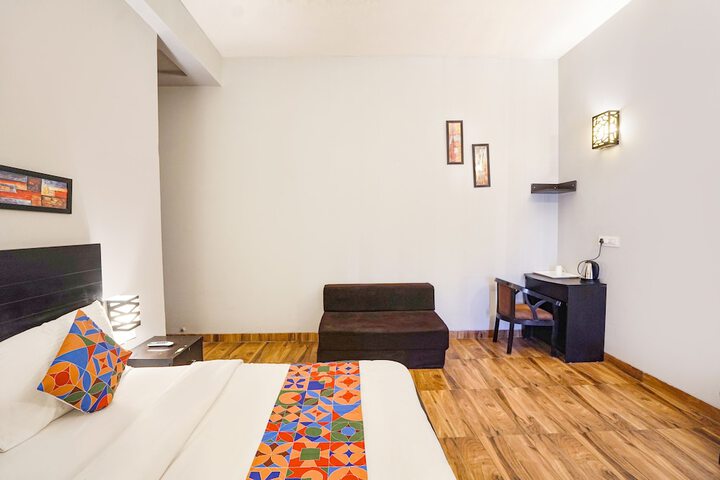Room 12 of 30