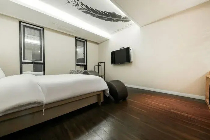 Room 7 of 7