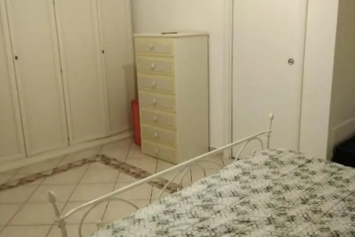 Room 2 of 12