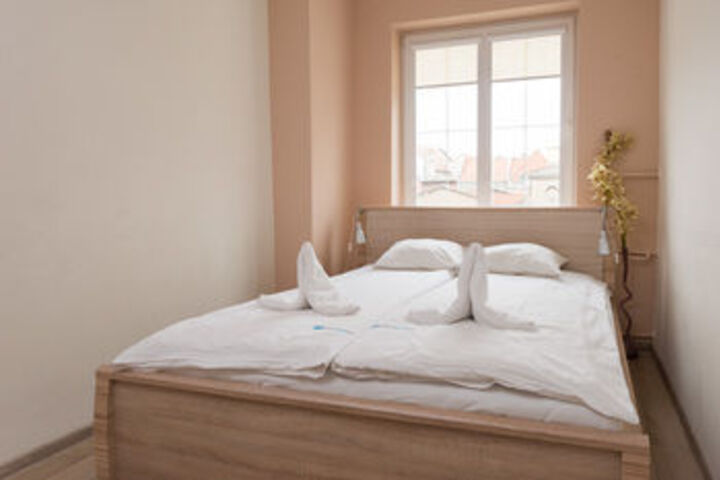 Room 5 of 13