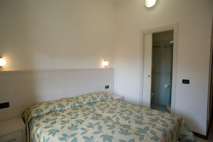 Room 4 of 52