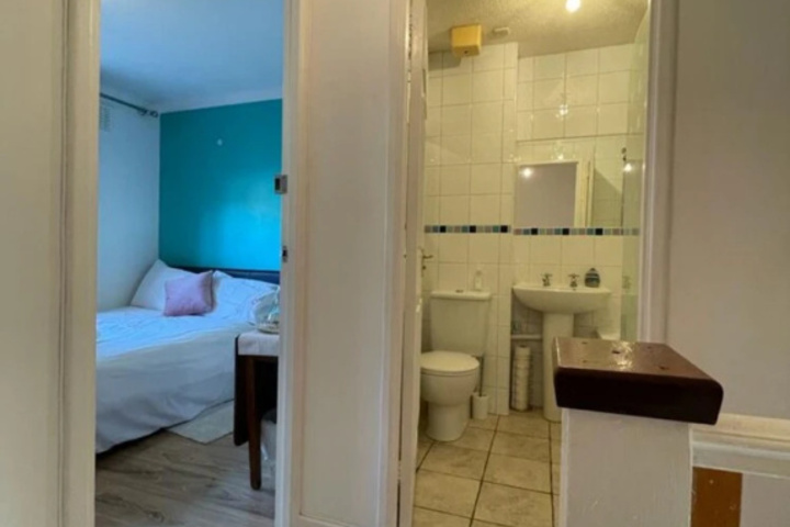 Room 3 of 11
