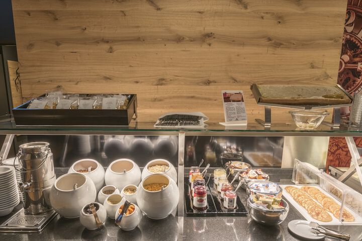 Breakfast/Coffee Service 103 of 193