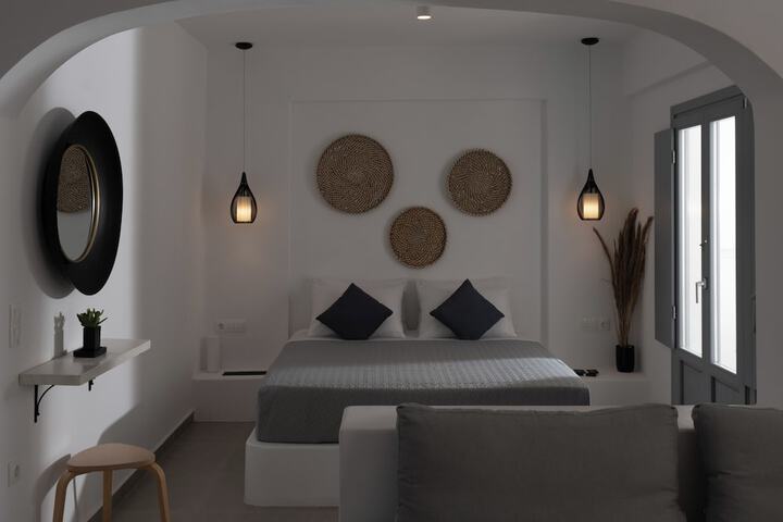 Room 3 of 83